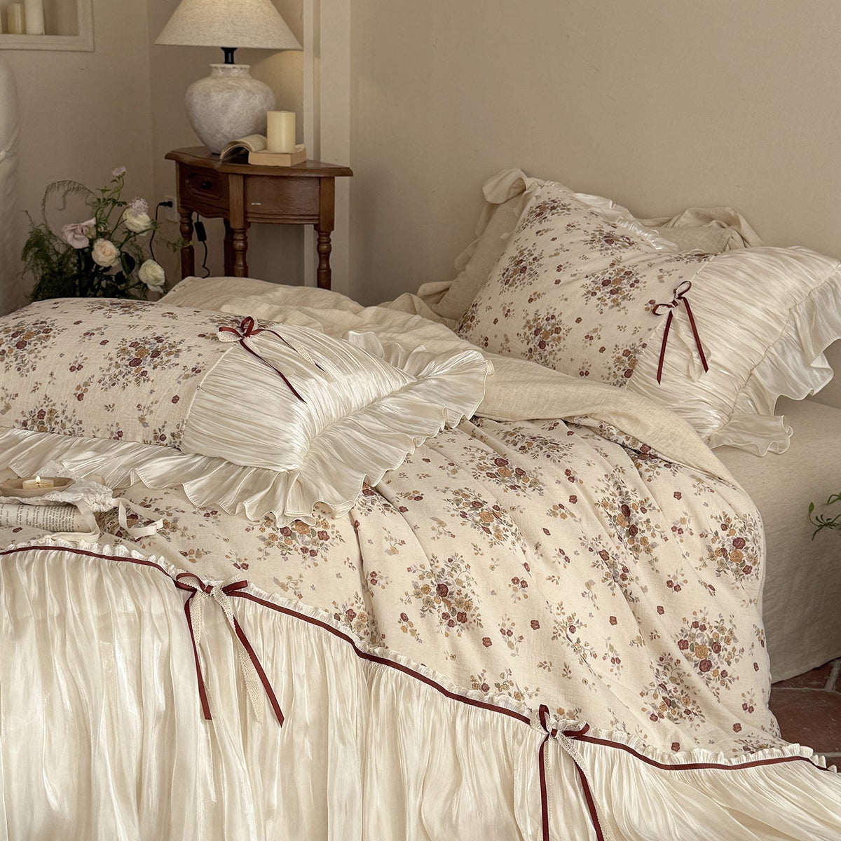 Bedding set with pleated satin bed skirt and vintage floral print — product view 2