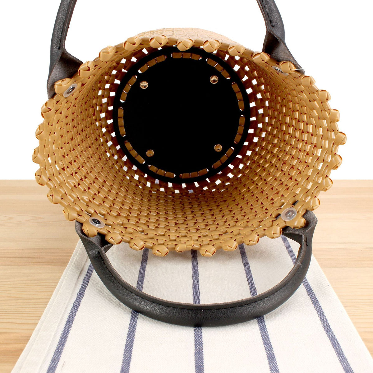 Braided shopping bag with practical leather handles LoungeYard — product view 3