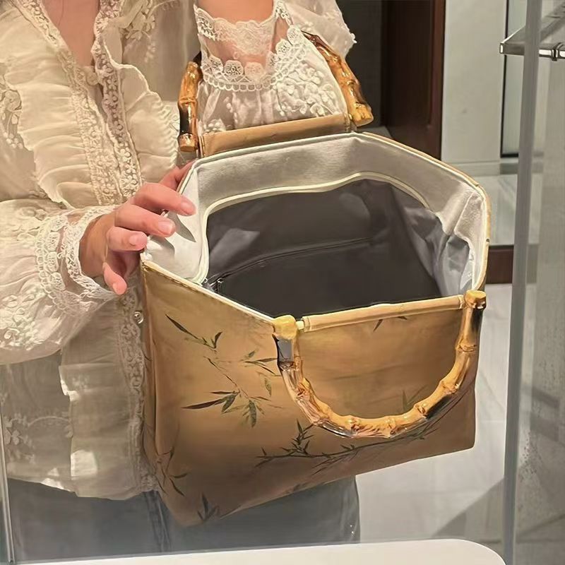Elegant bag with bamboo handles LoungeYard — product view 4