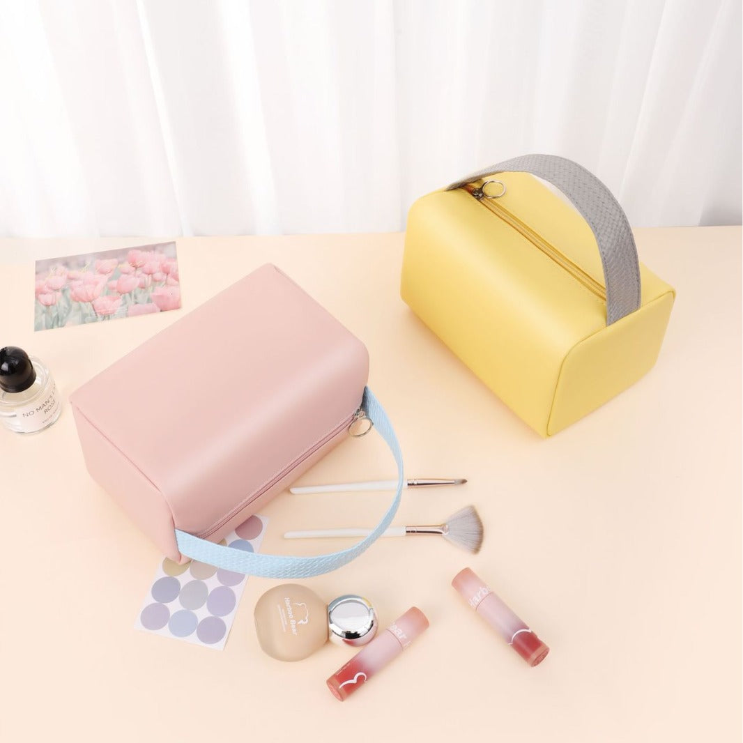 Cosmetic bag LoungeYard — product view 2