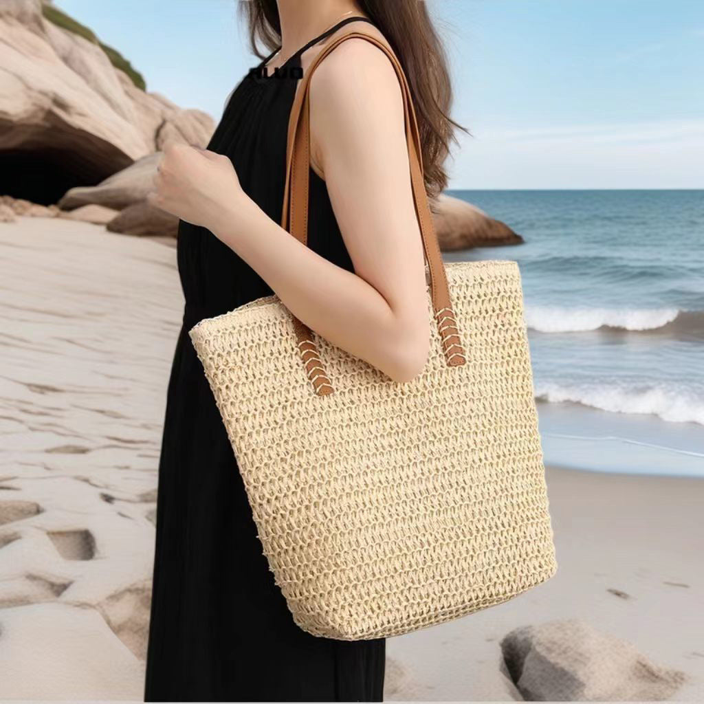 Trendy and Handmade Beach Bag LoungeYard — product view 2