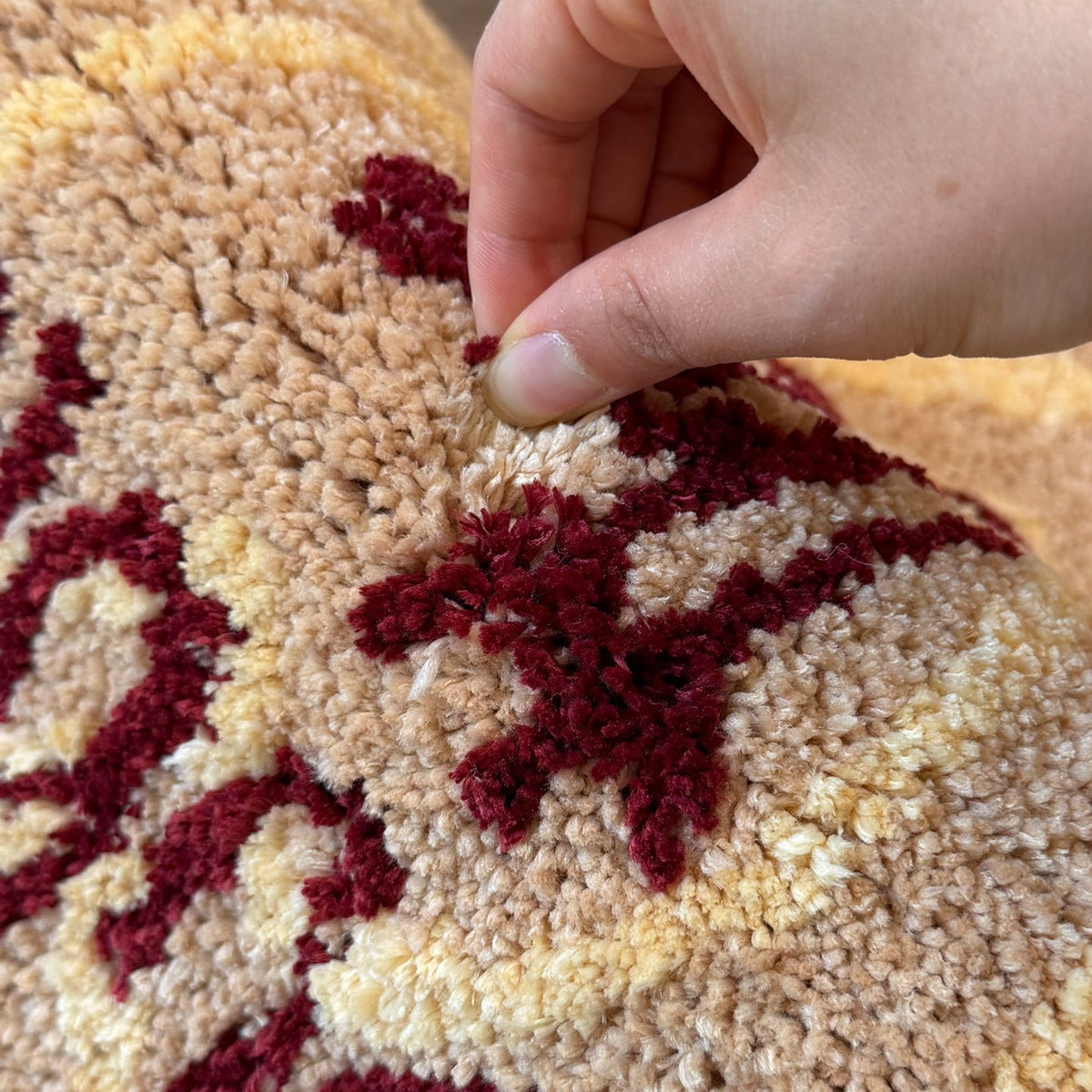 Heart-Shaped Cozy Bath Rug LoungeYard — product view 4