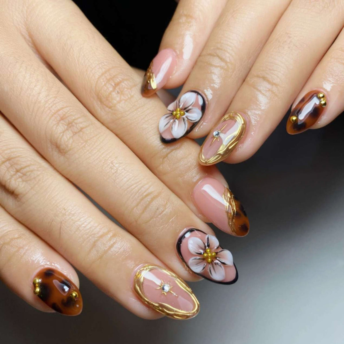Decorative Press-On Nail Tips Set — product view 1