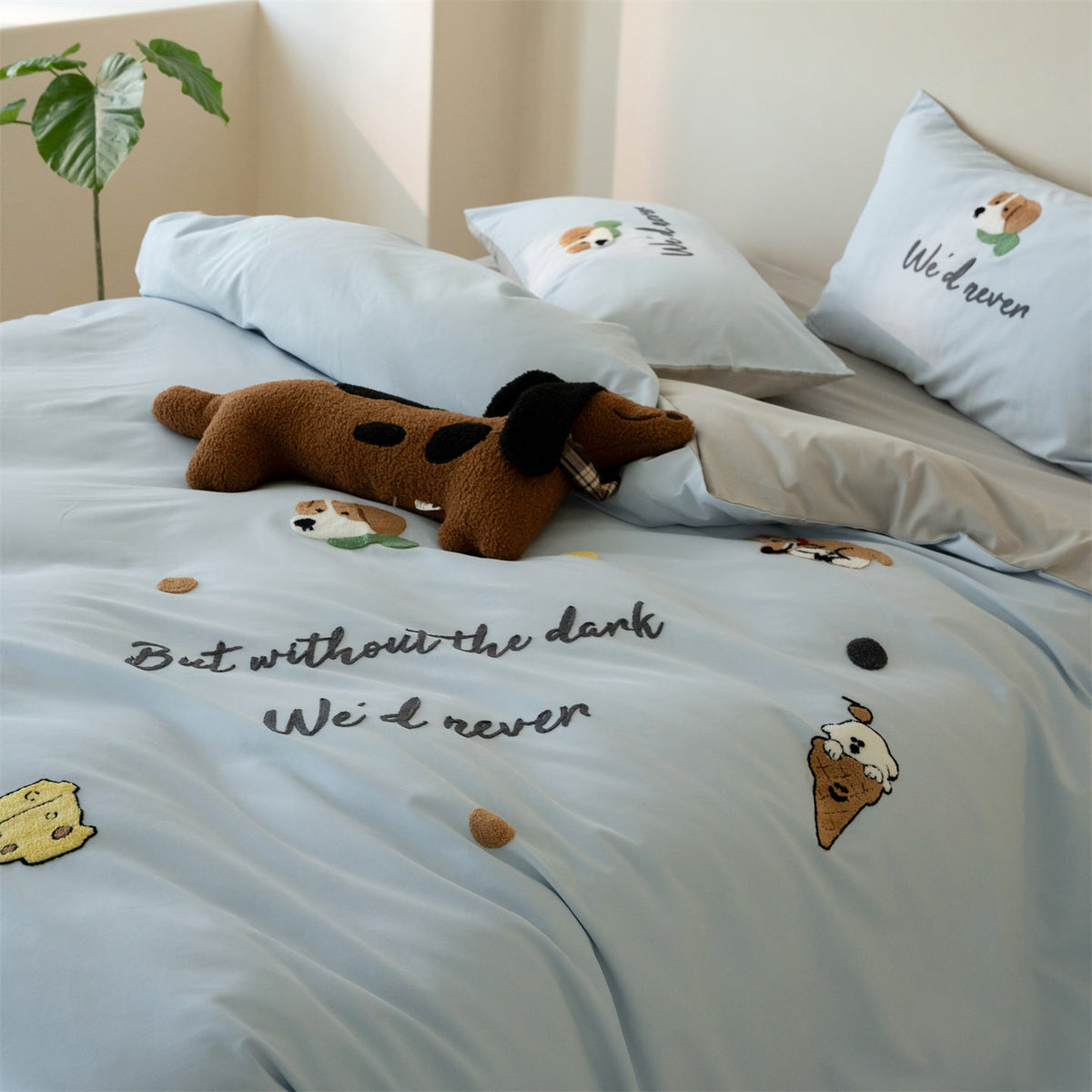 Reversible cotton bedding set with fine Christmas embroidery and satin finish reverse side — product view 1
