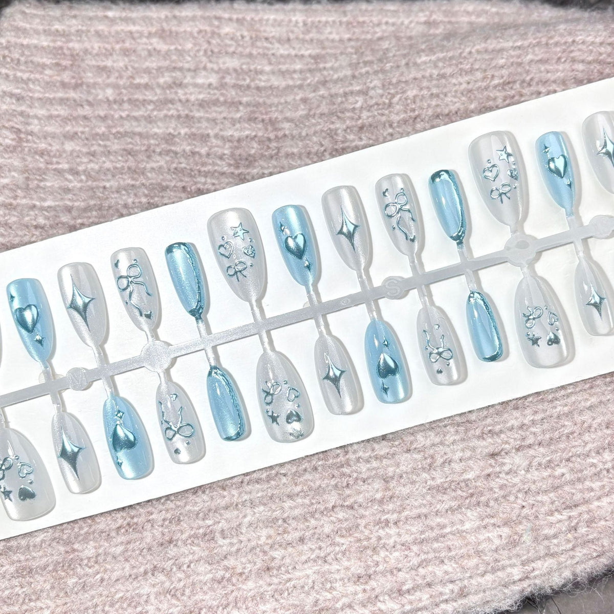 Decorative Themed Press-On Nail Art Set — product view 2