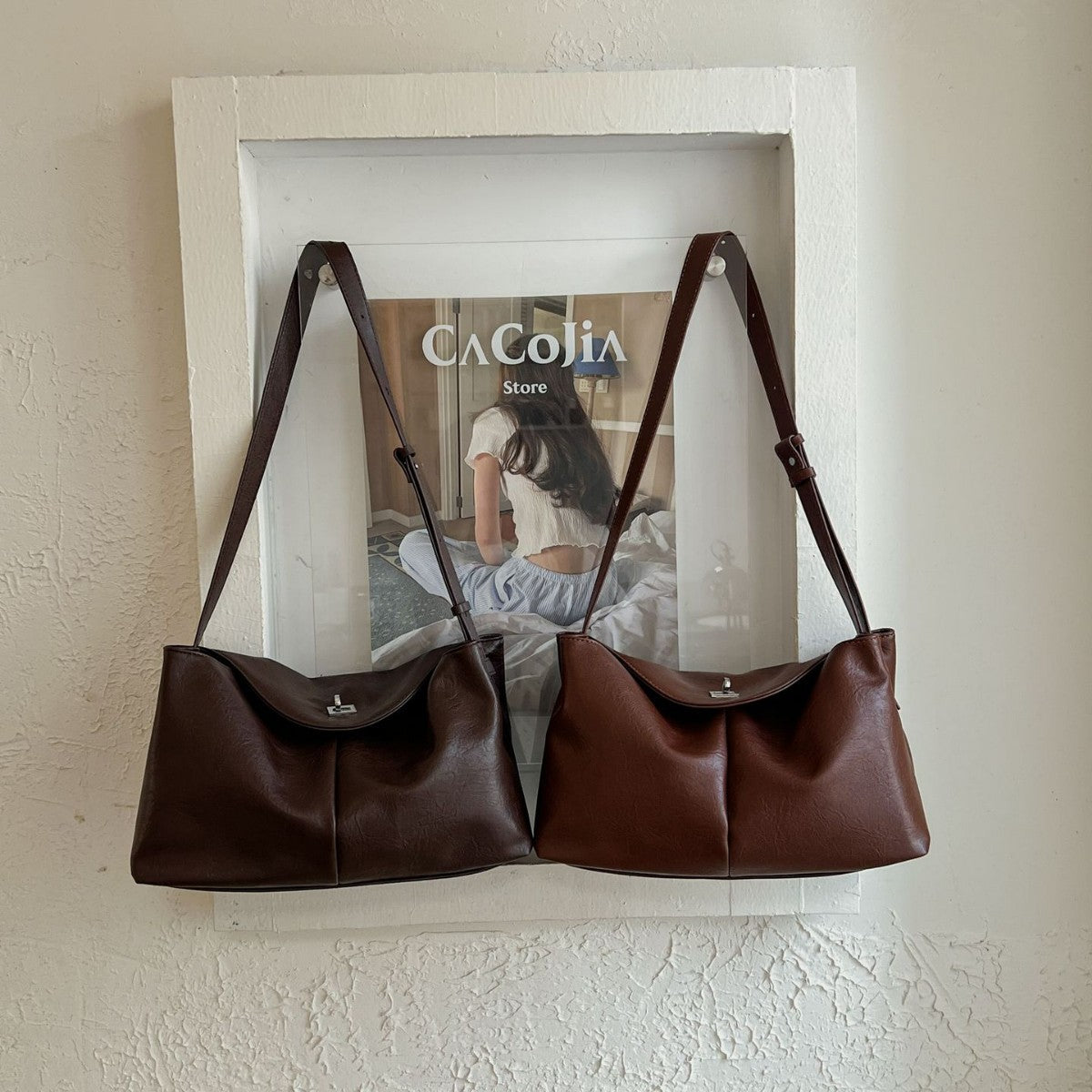 Minimalist Leather Shoulder Bag — product view 4