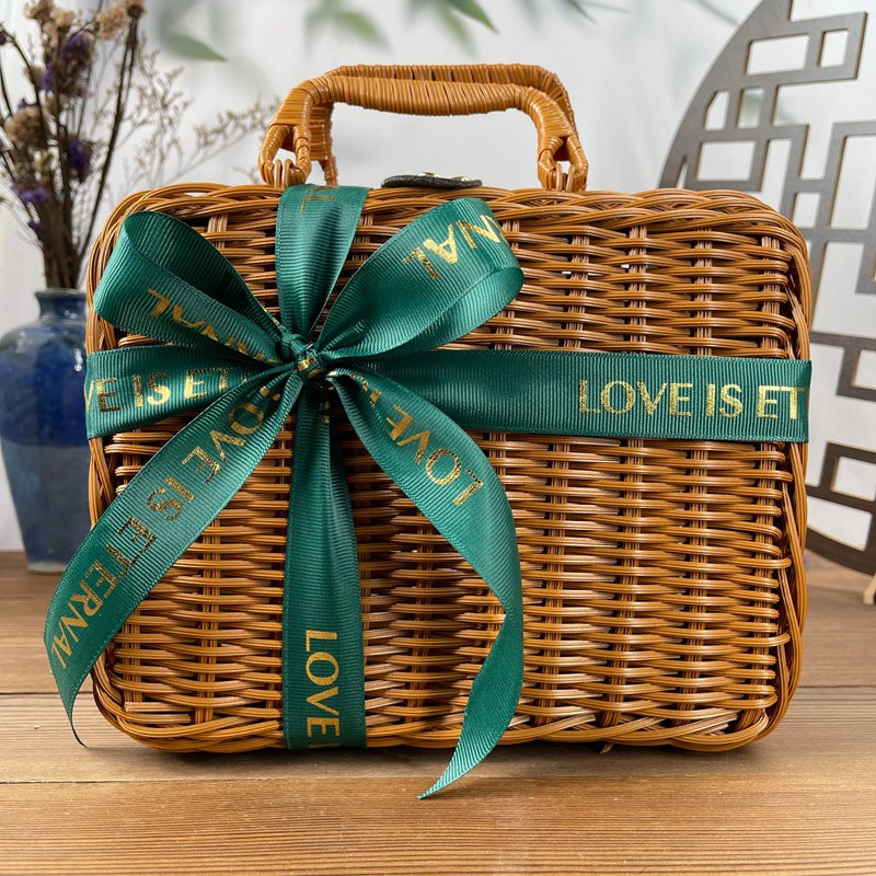 Women classic rattan handbag LoungeYard — product view 2
