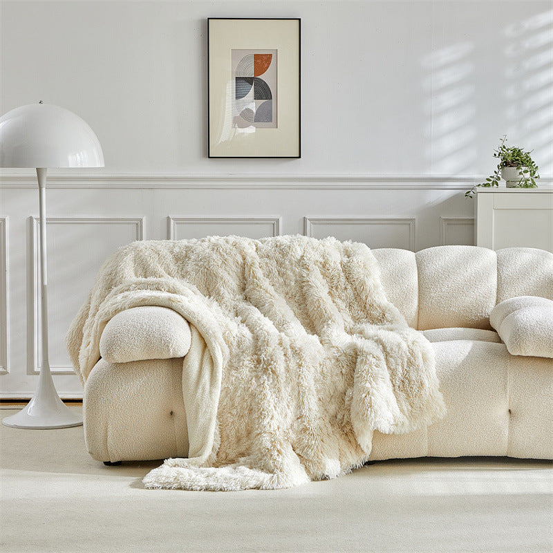Women Luxury and Soft Faux Fur Blanket LoungeYard — product view 1