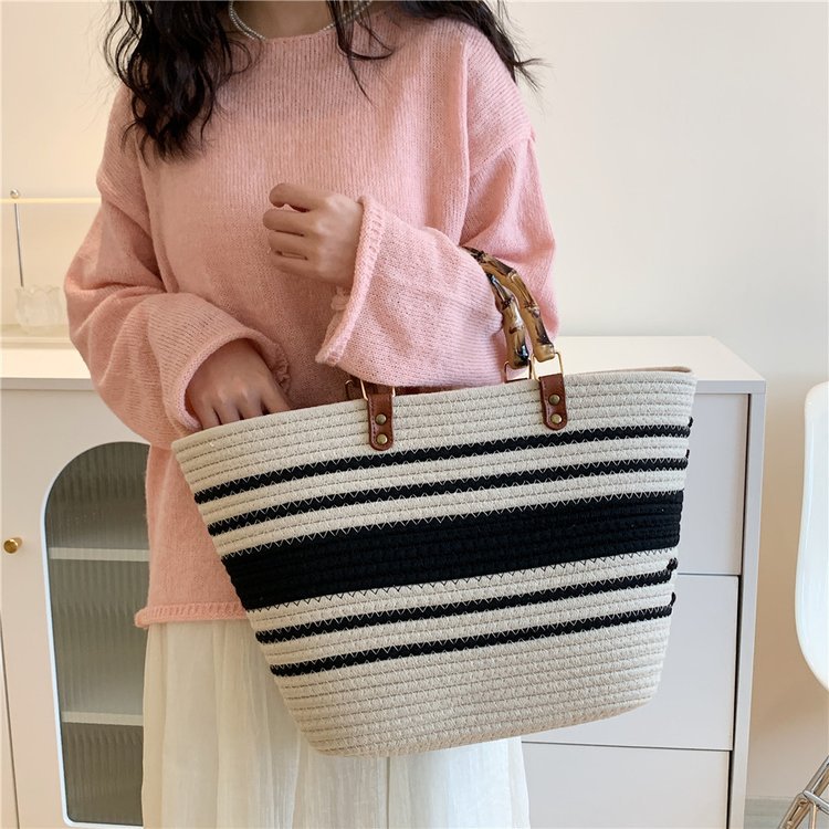 Large beach bag with bamboo handles LoungeYard — product view 1