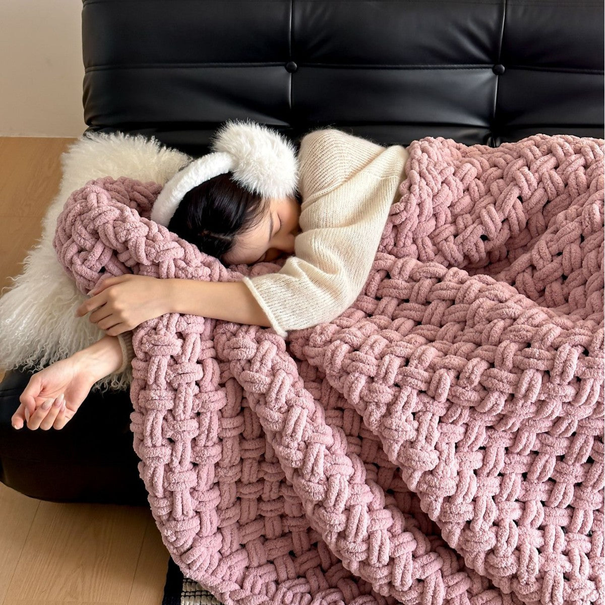 loose-knit handmade cuddle blanket made of chenille — product view 1