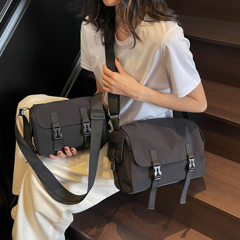 Modular shoulder bag with unique fastening system LoungeYard — product view 1