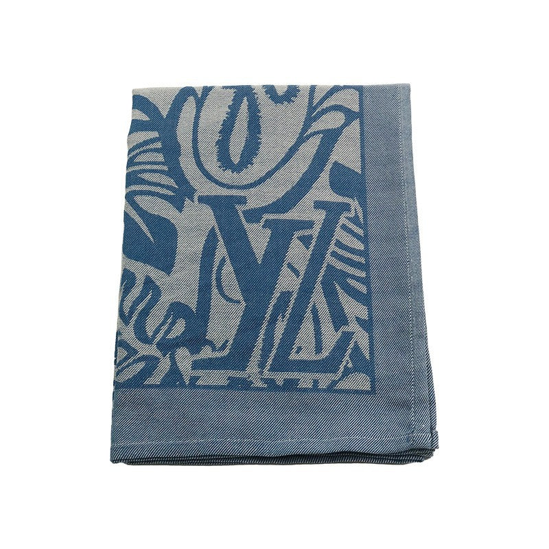 Cozy Throw Blanket LoungeYard — product view 2
