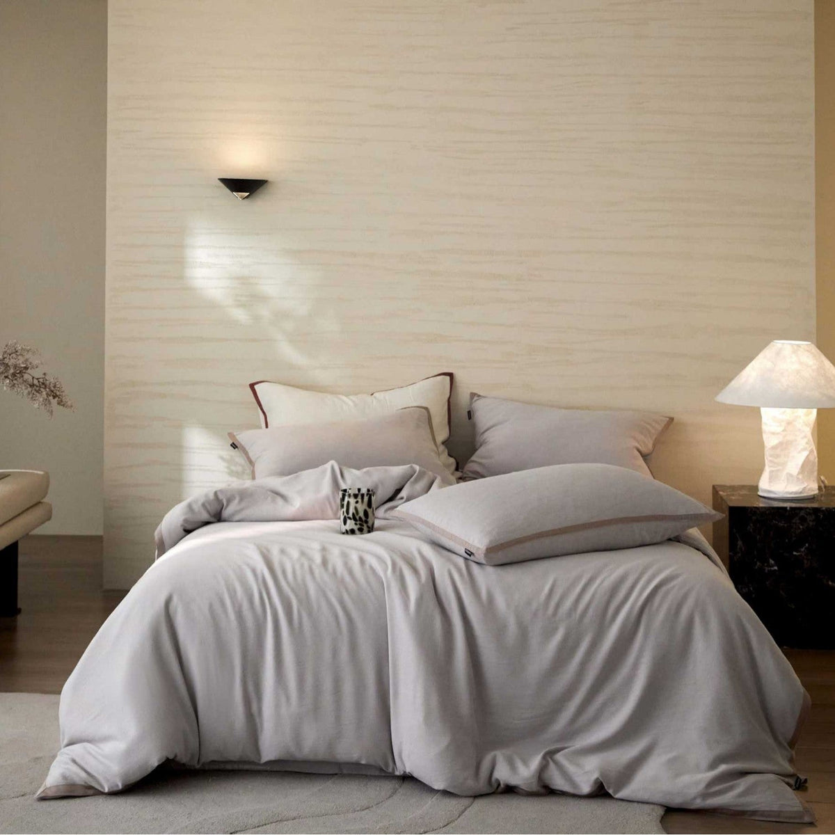 Stonewashed cotton bed linen set with contrasting piping and soft touch — product view 7