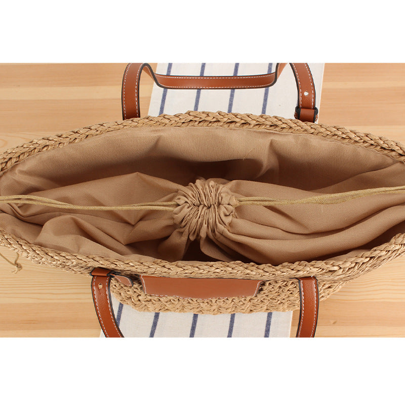 Braided bast bag with leather application LoungeYard — product view 3