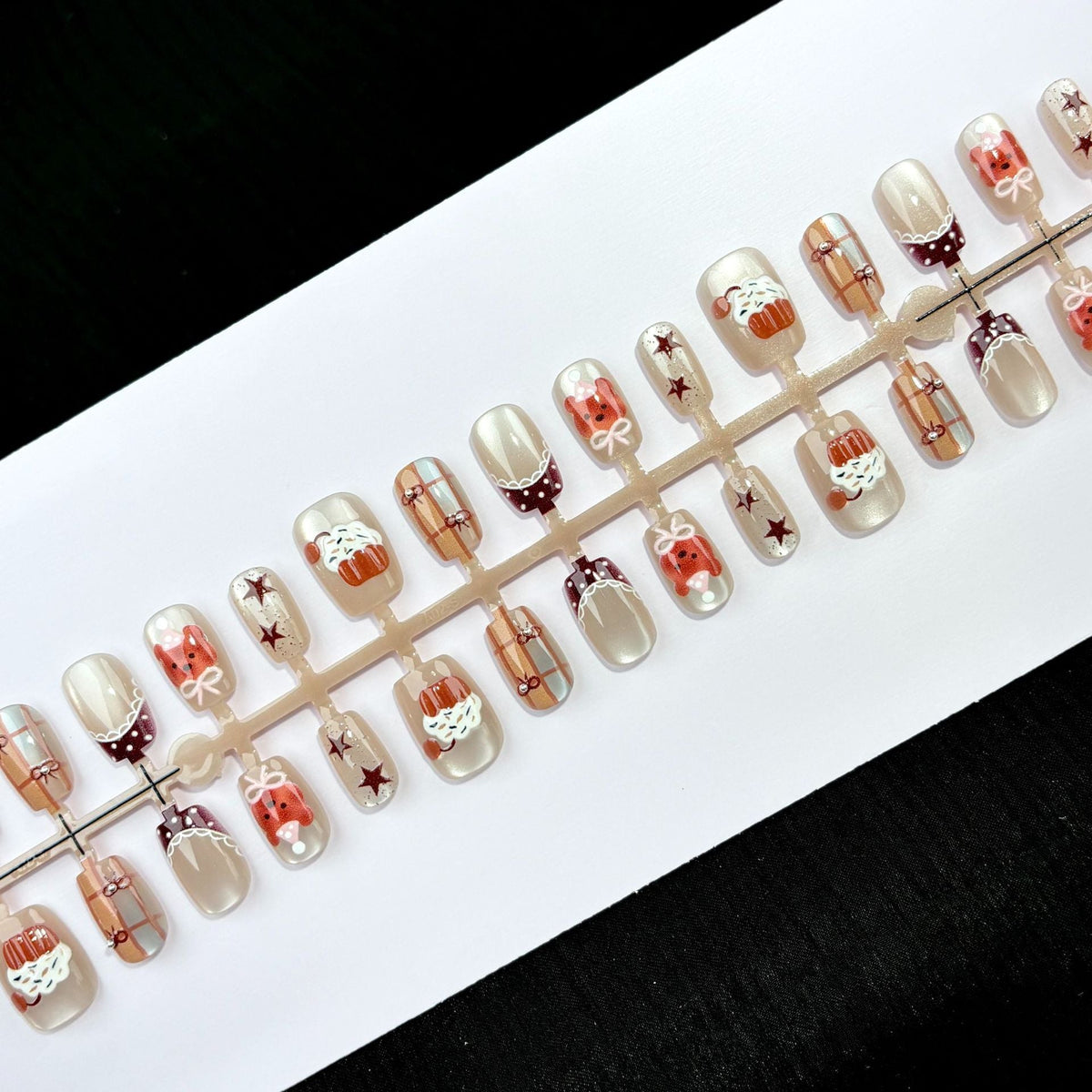 Decorative Press-On Nail Art Set with Holiday-Themed Designs — product view 2
