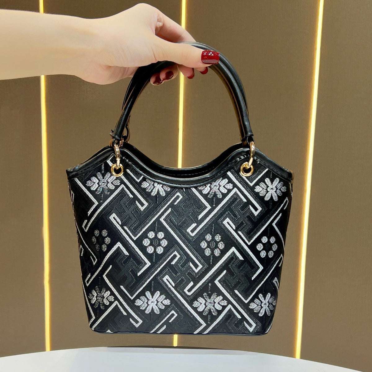 Decorative Patterned Handbag — product view 3
