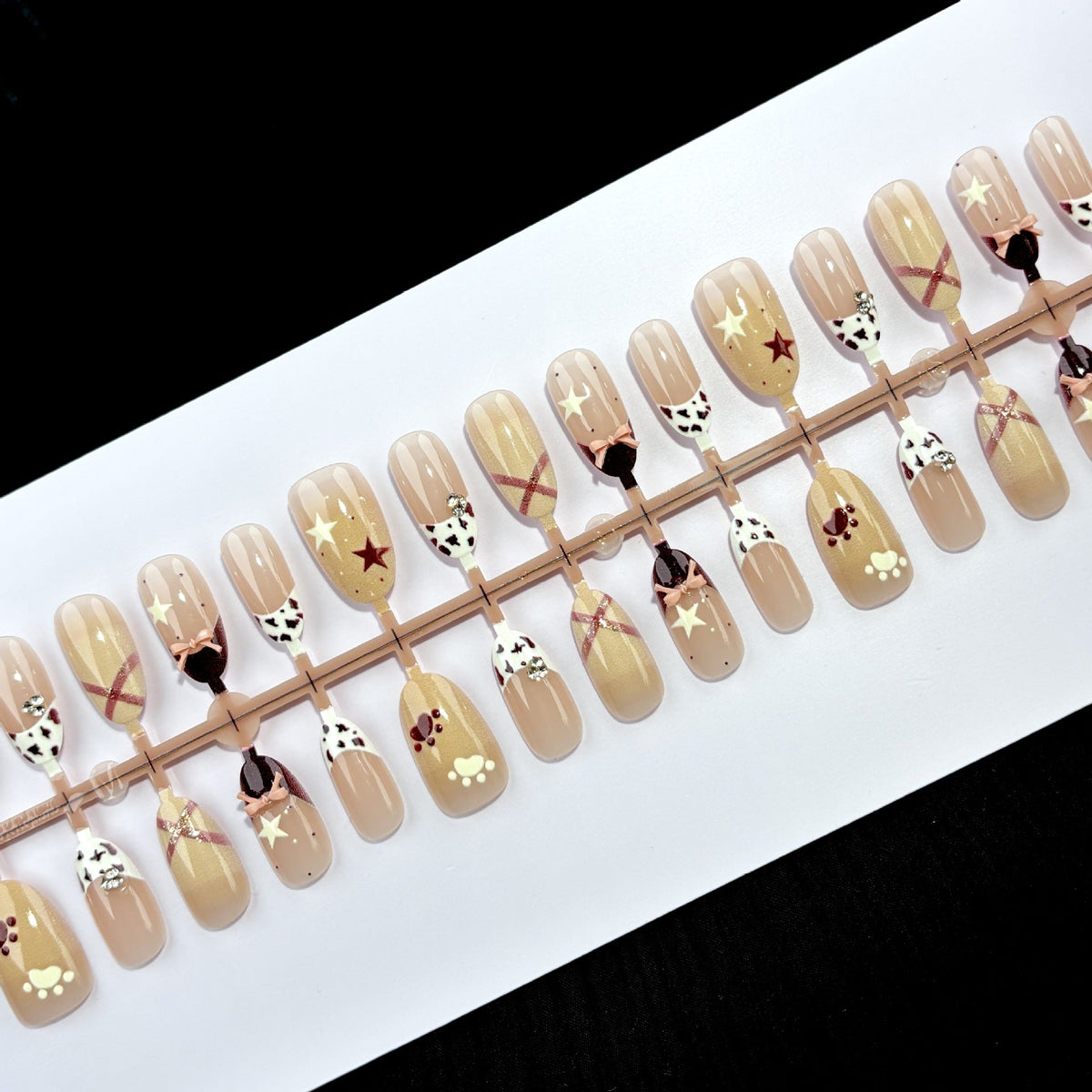 Decorative Press-On Nail Set with Unique Design — product view 2