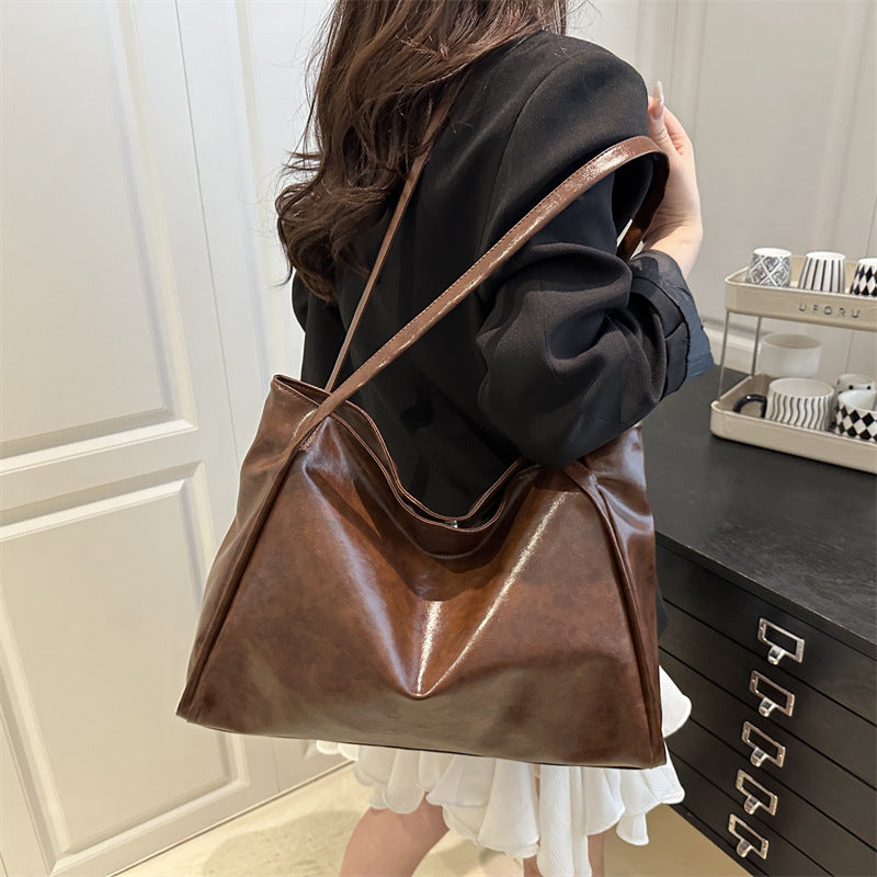 Versatile Slouchy Tote Bag LoungeYard — product view 3