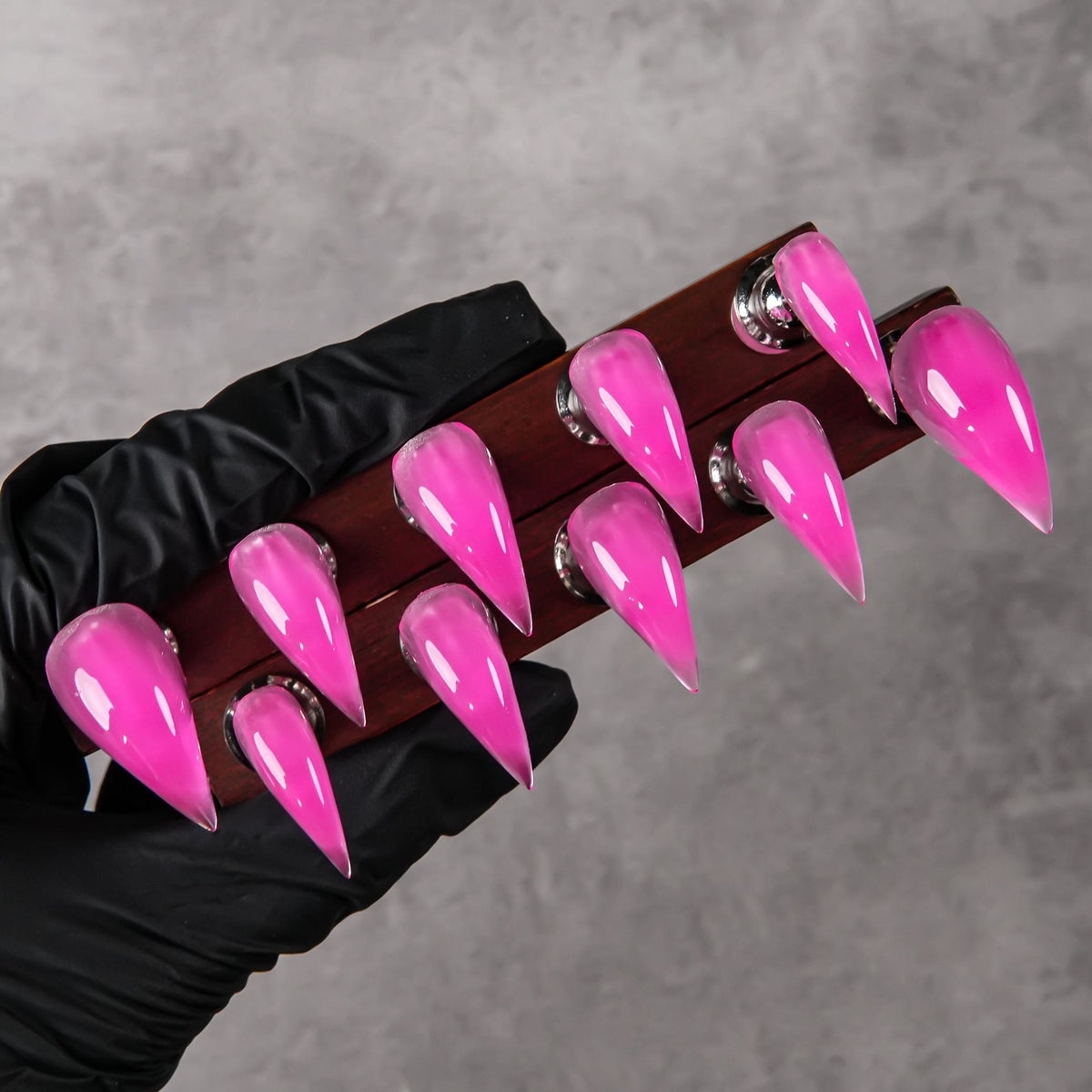 Stiletto Press-On Nail Set with Glossy Finish — product view 1