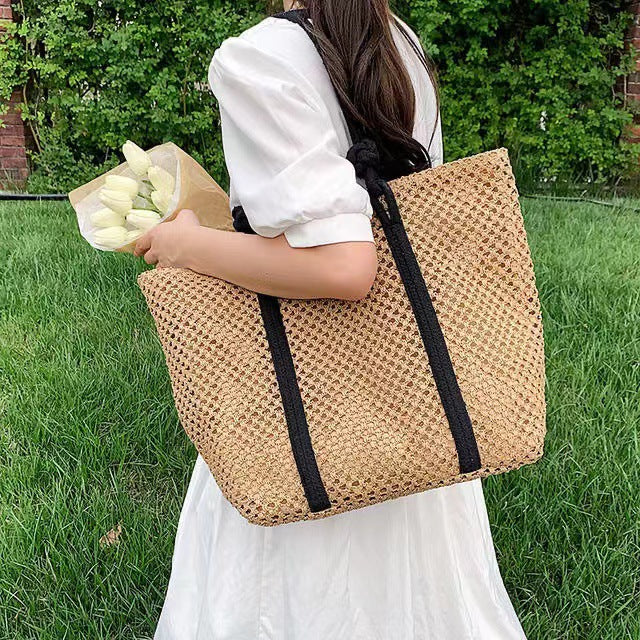 Large Shoulder Bag Made of Sustainable Material LoungeYard — product view 6