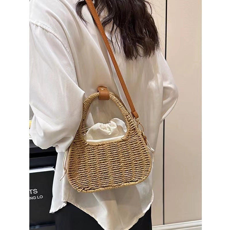 Fashionable wicker handbag with elegant leather detail LoungeYard — product view 7