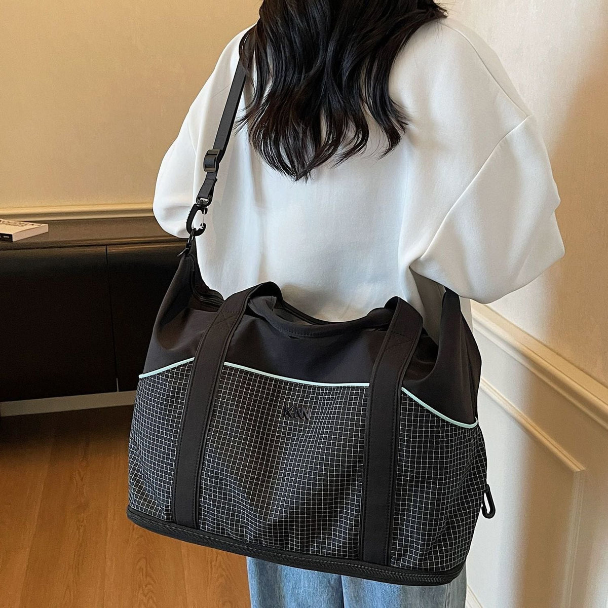 Spacious Travel Duffle Bag LoungeYard — product view 3