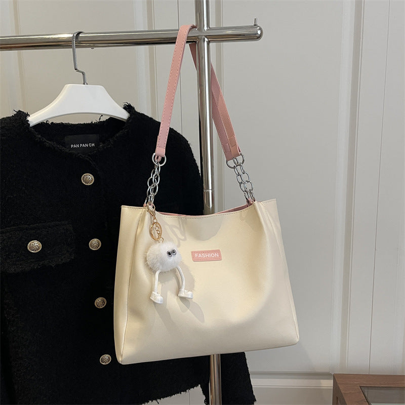 Chic Minimalist Handbag — product view 3