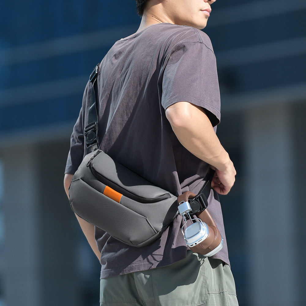 Sporty shoulder bag with versatile storage LoungeYard — product view 1