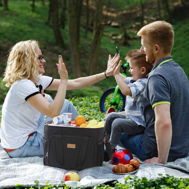 Cooler bag with insulating interior and practical carrying options LoungeYard — product view 3