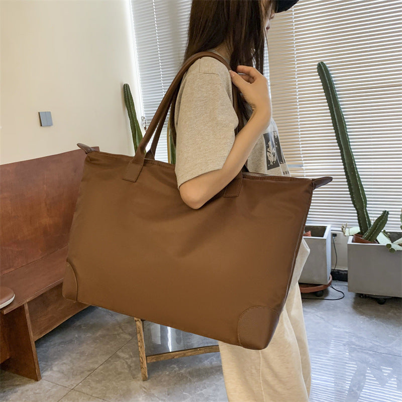 Spacious Weekend Tote Bag LoungeYard — product view 1