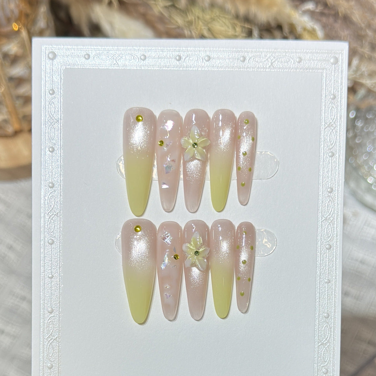 Floral Design Press-On Nails Set — product view 1
