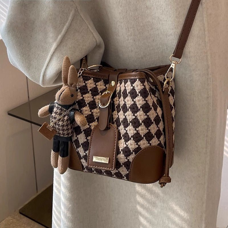 Chic Bucket Bag LoungeYard — product view 4