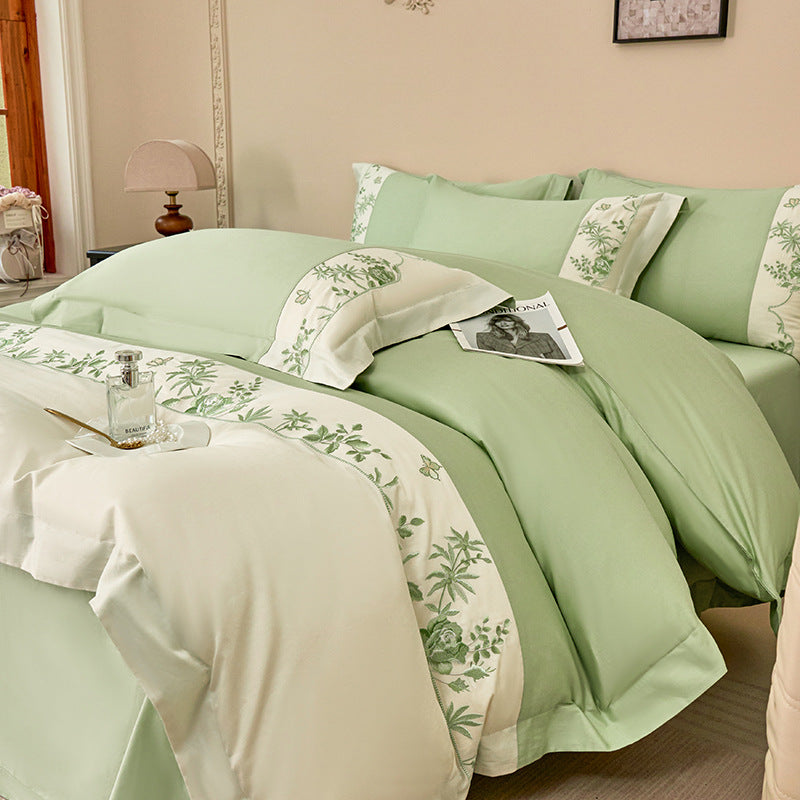 Luxurious bedding set with embroidered border and satin look — product view 2