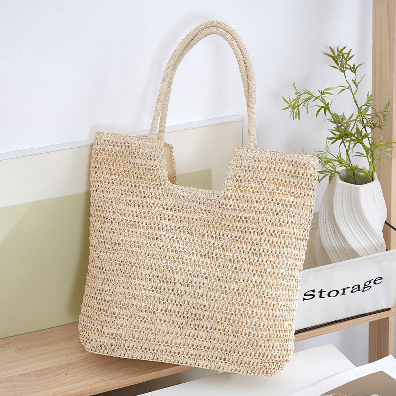 Handmade straw bag with modern design LoungeYard — product view 2