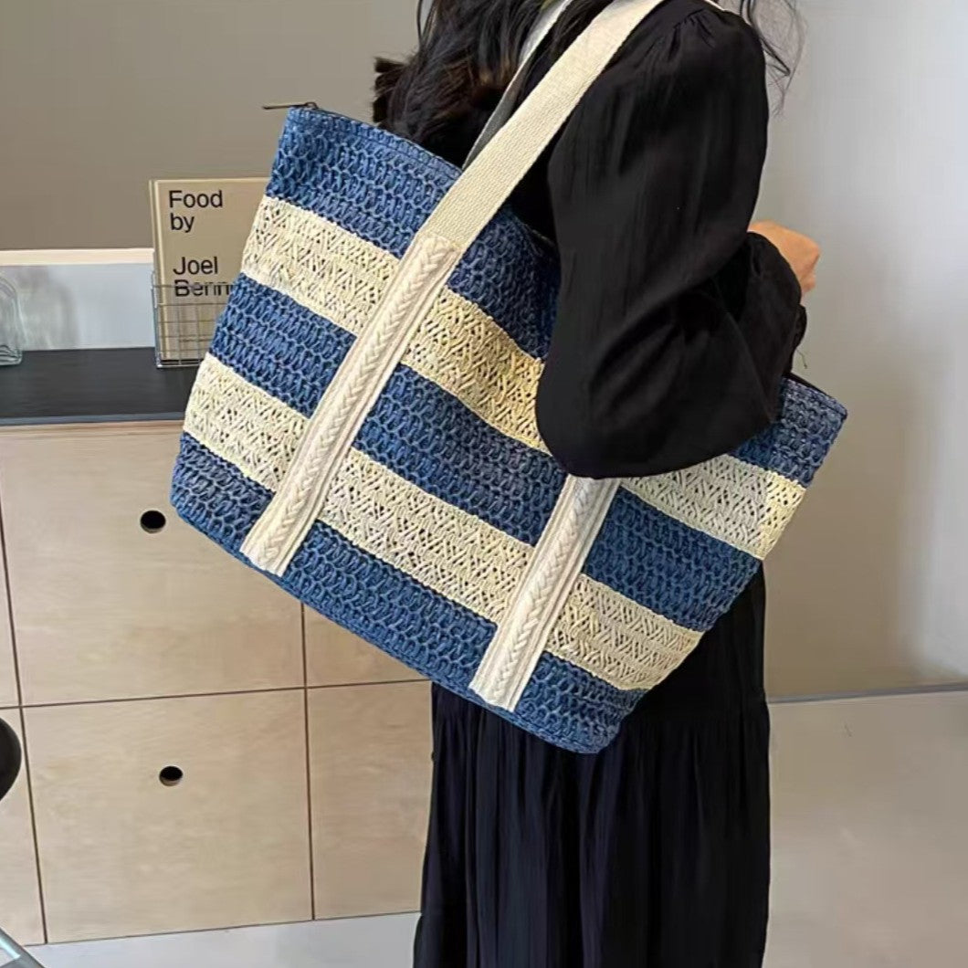 Stylish beach bag with structured design LoungeYard — product view 1
