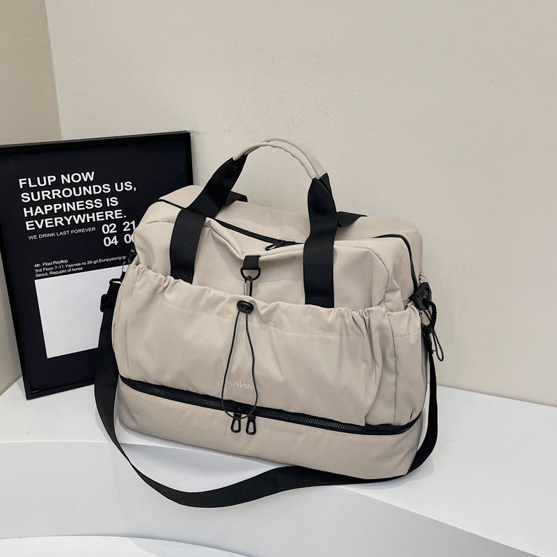 Stylish Versatile Gym Weekender Bag — product view 1
