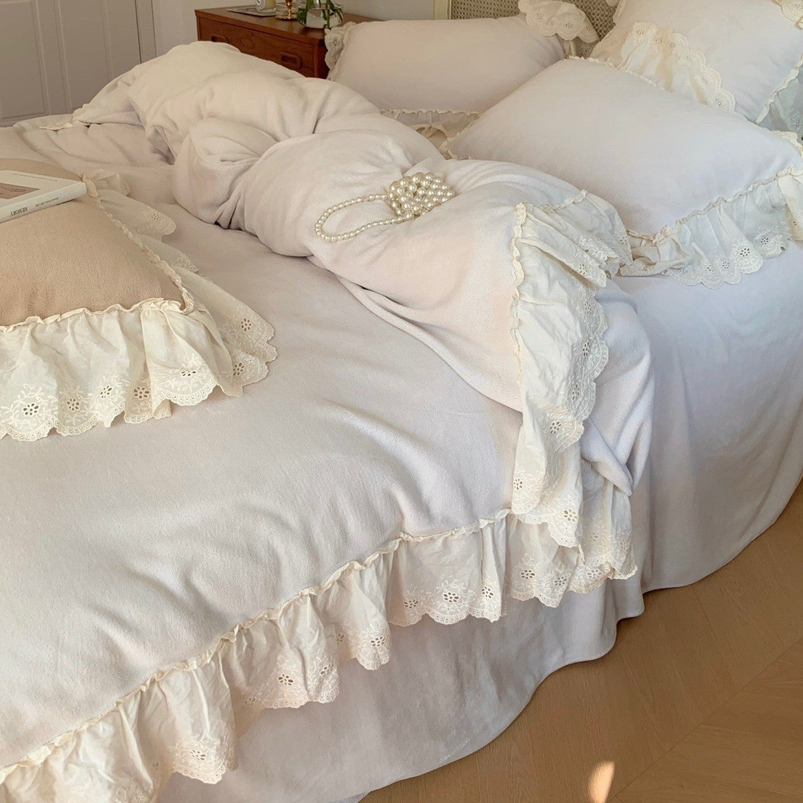 Cozy microfleece bedding set in vintage cottage style with cotton lace trim — product view 7