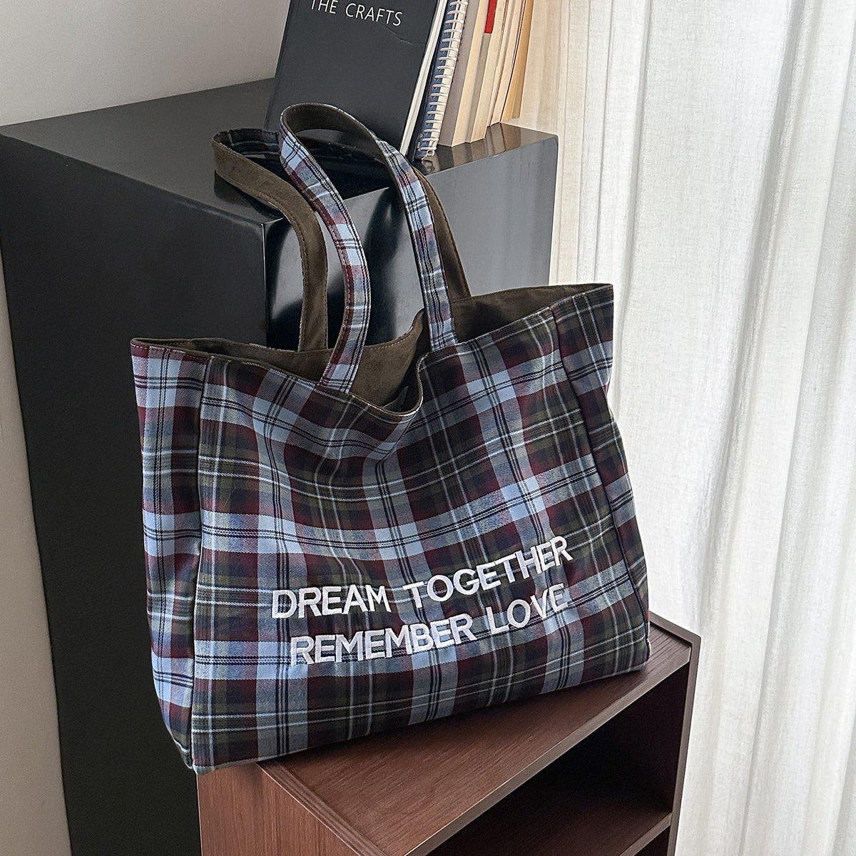 Plaid Patterned Tote Bag LoungeYard — product view 5