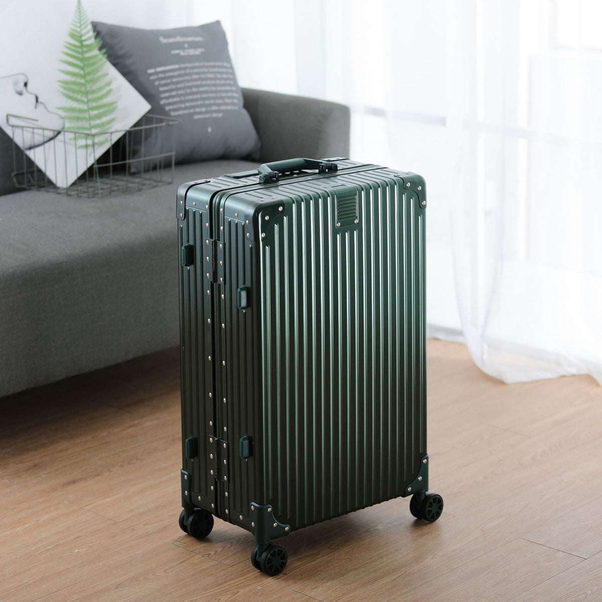 Luggage Suitcase LoungeYard — product view 2
