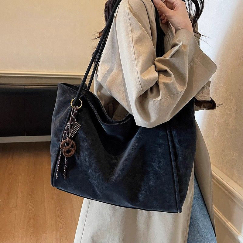 Spacious Everyday Tote Bag LoungeYard — product view 2