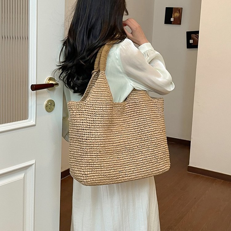 Handwoven shopping and beach bag LoungeYard — product view 4