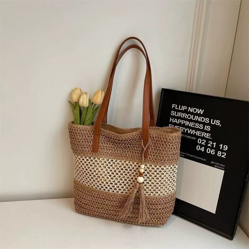 Elegant and Versatile Beach Bag LoungeYard — product view 1