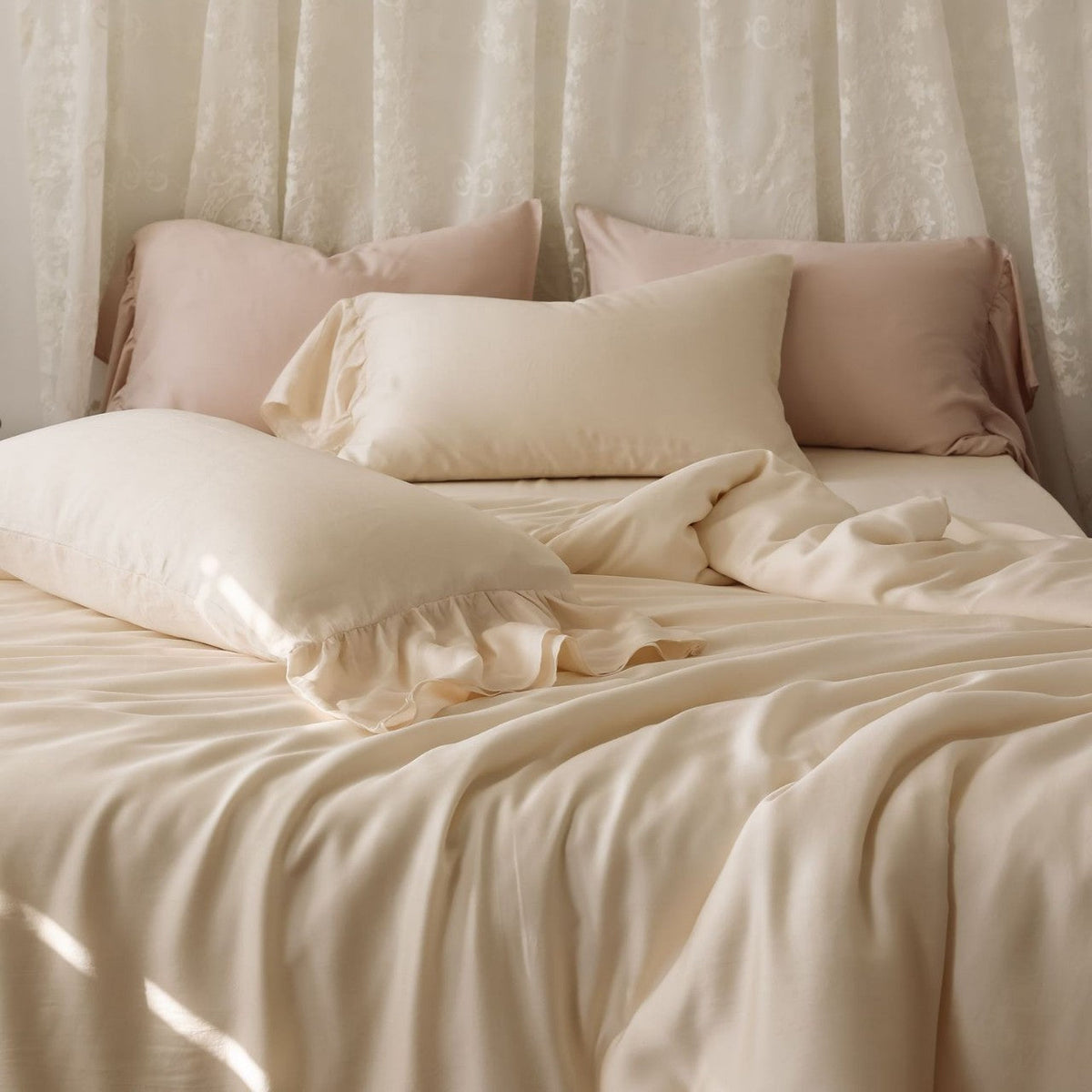 Silk Cotton Satin Duvet Cover Set with Temperature Regulating Climate Finish — product view 4