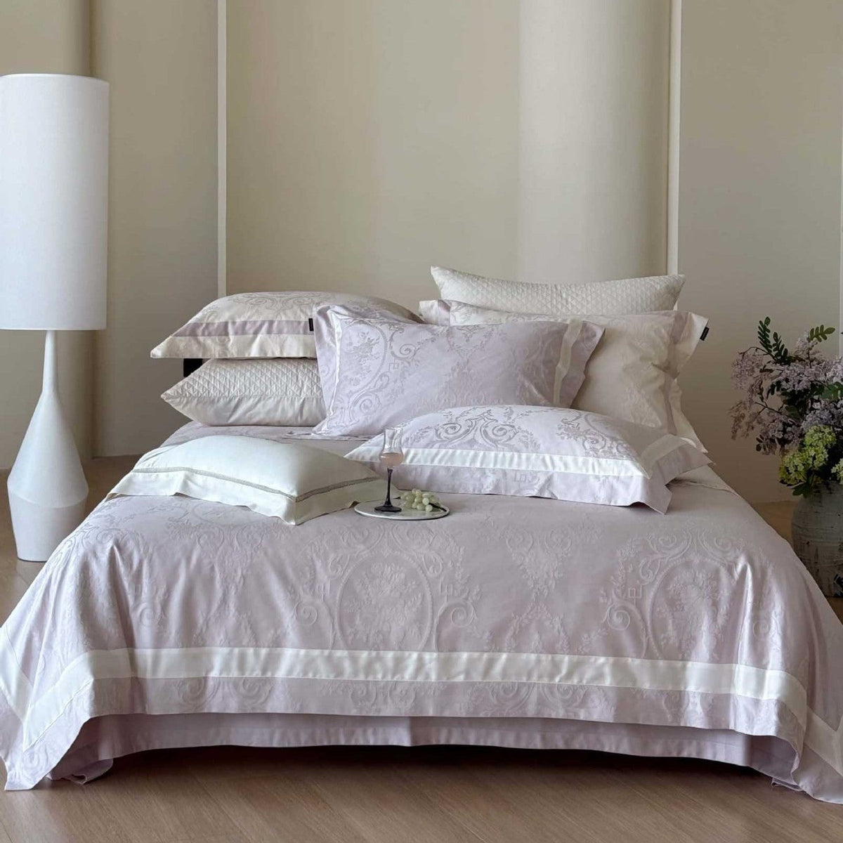 Luxurious jacquard bedding set with damask pattern and satin border — product view 6