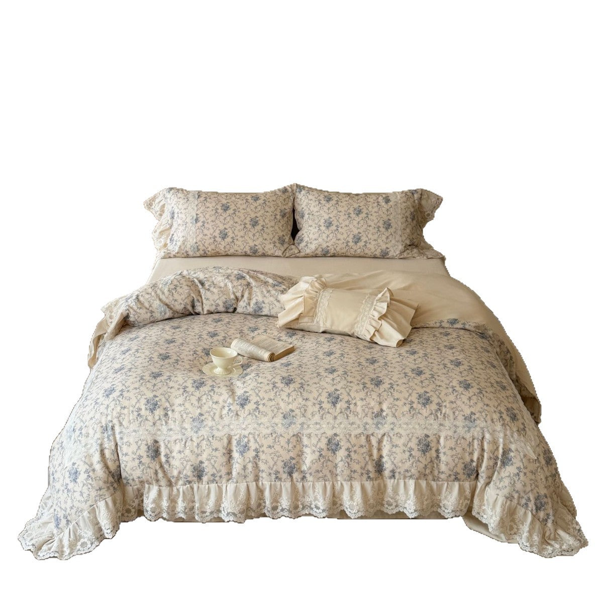 Cotton bedding set in vintage look with delicate floral pattern and lace ruffle — product view 2