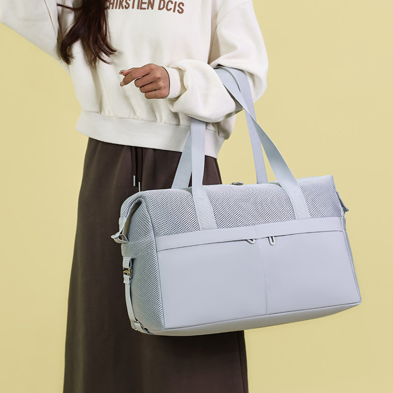 Sporty tote bag with breathable mesh material and multifunctional pockets LoungeYard — product view 1