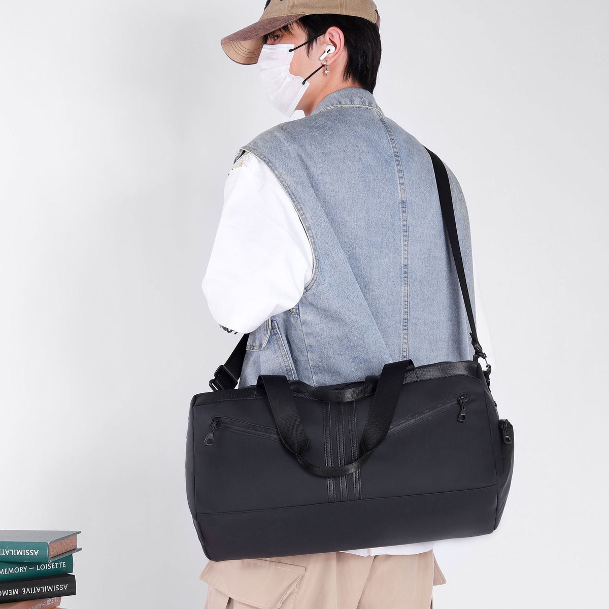 Premium Multifunctional Sports Duffle Bag LoungeYard — product view 1