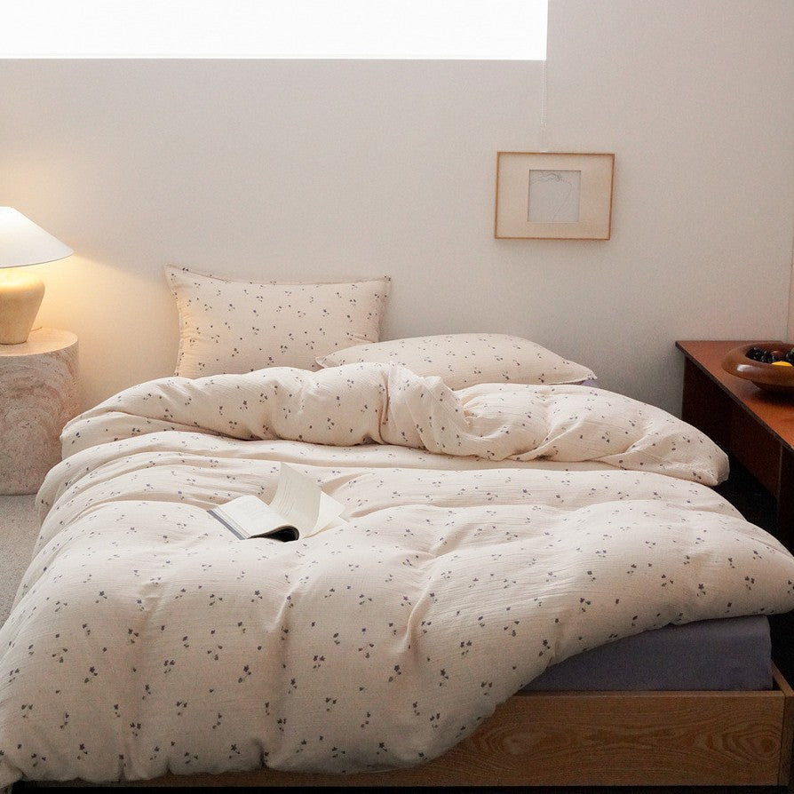 Checked cotton bedding set with soft percale texture and reversible pillowcases — product view 5