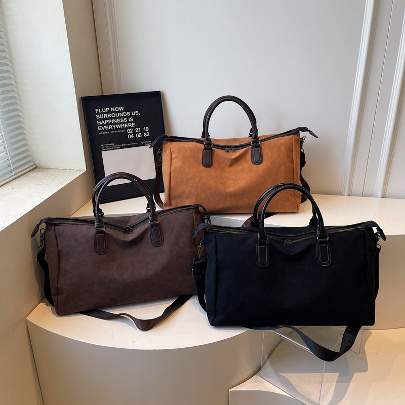Leisure travel bag with durable material and multiple compartments LoungeYard — product view 3
