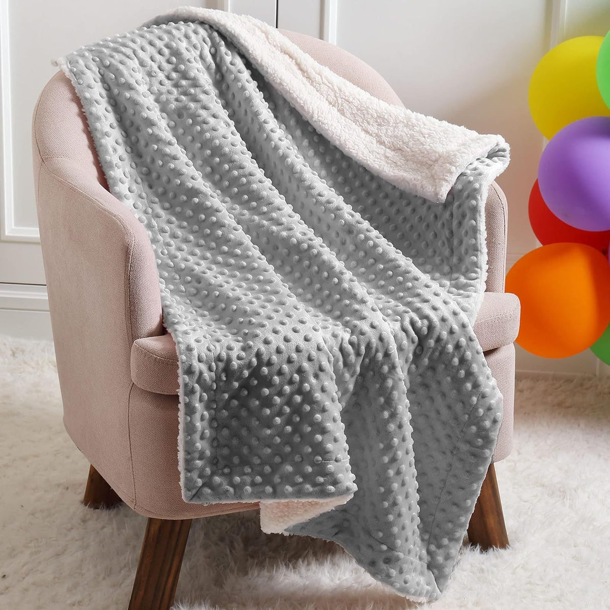 soft and reversible cozy blanket LoungeYard — product view 5